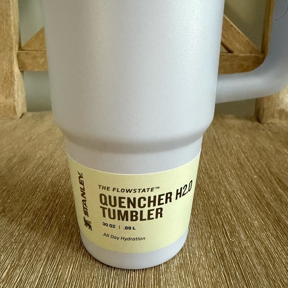 Stanley Quencher H20 Straw Tumbler 30oz Dew Drop Blue Periwinkle Purple NEW!! - Picture 4 of 10